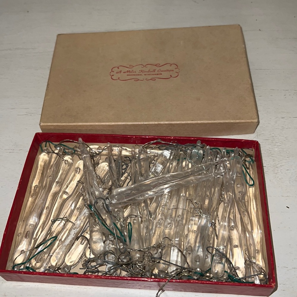 Lot vintage Miles Kimball lucite  icicle ornaments 3.5”